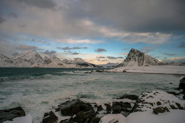 Où trouver une location de vacances en Norvège avec des excursions pour observer les aurores boréales et des cours de photographie?